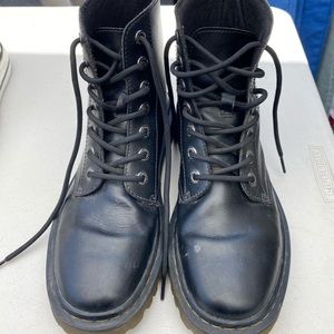 Dr. Martens Luana boots women’s size 8